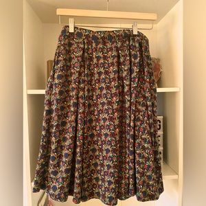 LuLaRoe skirt XL with pockets!